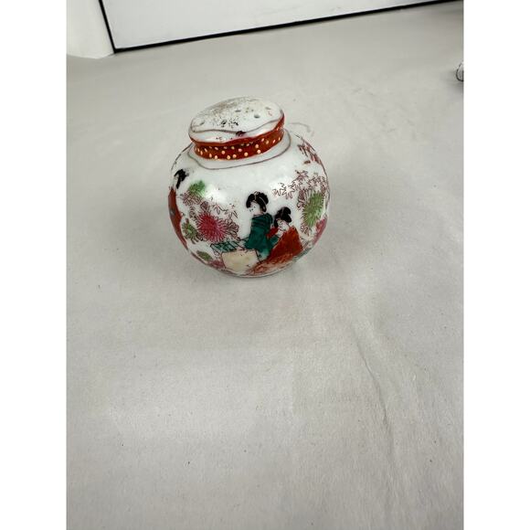 Japanese Antique China Salt and Pepper Shakers Round 1921-1941 - Picture 5 of 10